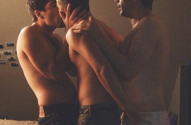 《我,迈克尔》上演男男3P 詹姆斯·弗兰科舔到忘我 《我,迈克尔》上演男男3P 詹姆斯·弗兰科舔到忘我