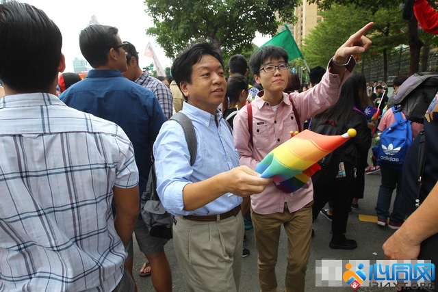 台北市社会局局长许立民也现身同志游行队伍
