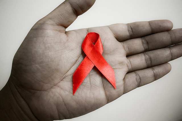 终结世纪绝症：旧金山艾滋病防治经验
