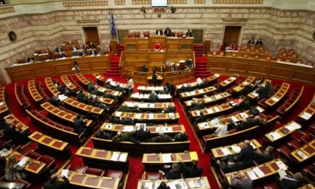 希腊压倒性票数通过同性伴侣法案