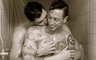 爱就是爱：异性恋名人拍摄同性伴侣照