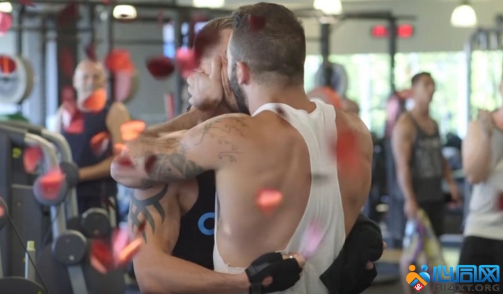 澳大利亚猛男情侣 健身房惊喜求婚