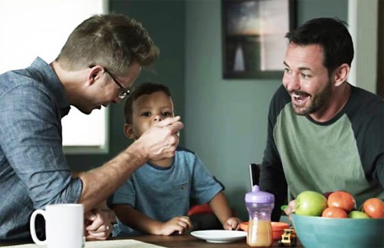 研究显示同志家庭的小孩比较健康、快乐