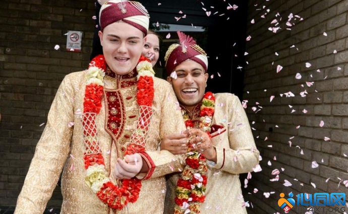 英国首场穆斯林男同志婚礼！曾交女友“恢复”自己