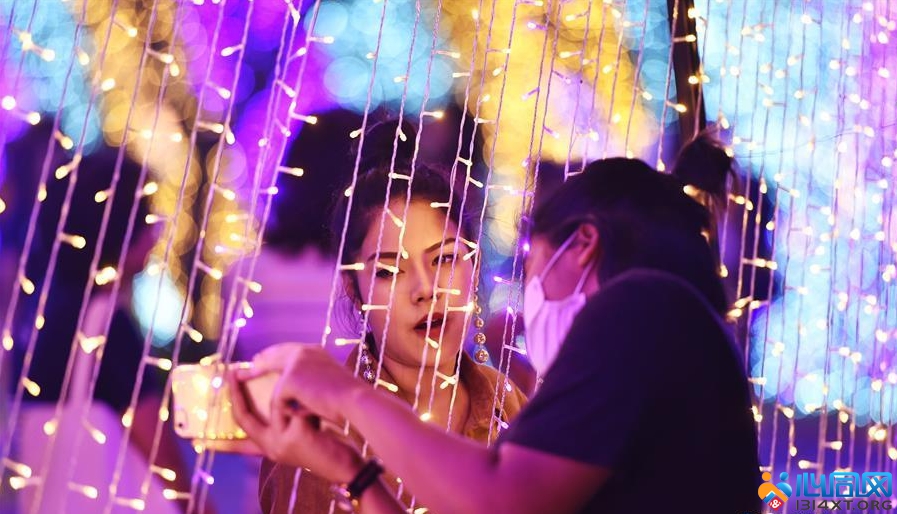 2017泰国曼谷彩灯节开幕 免费对游客开放