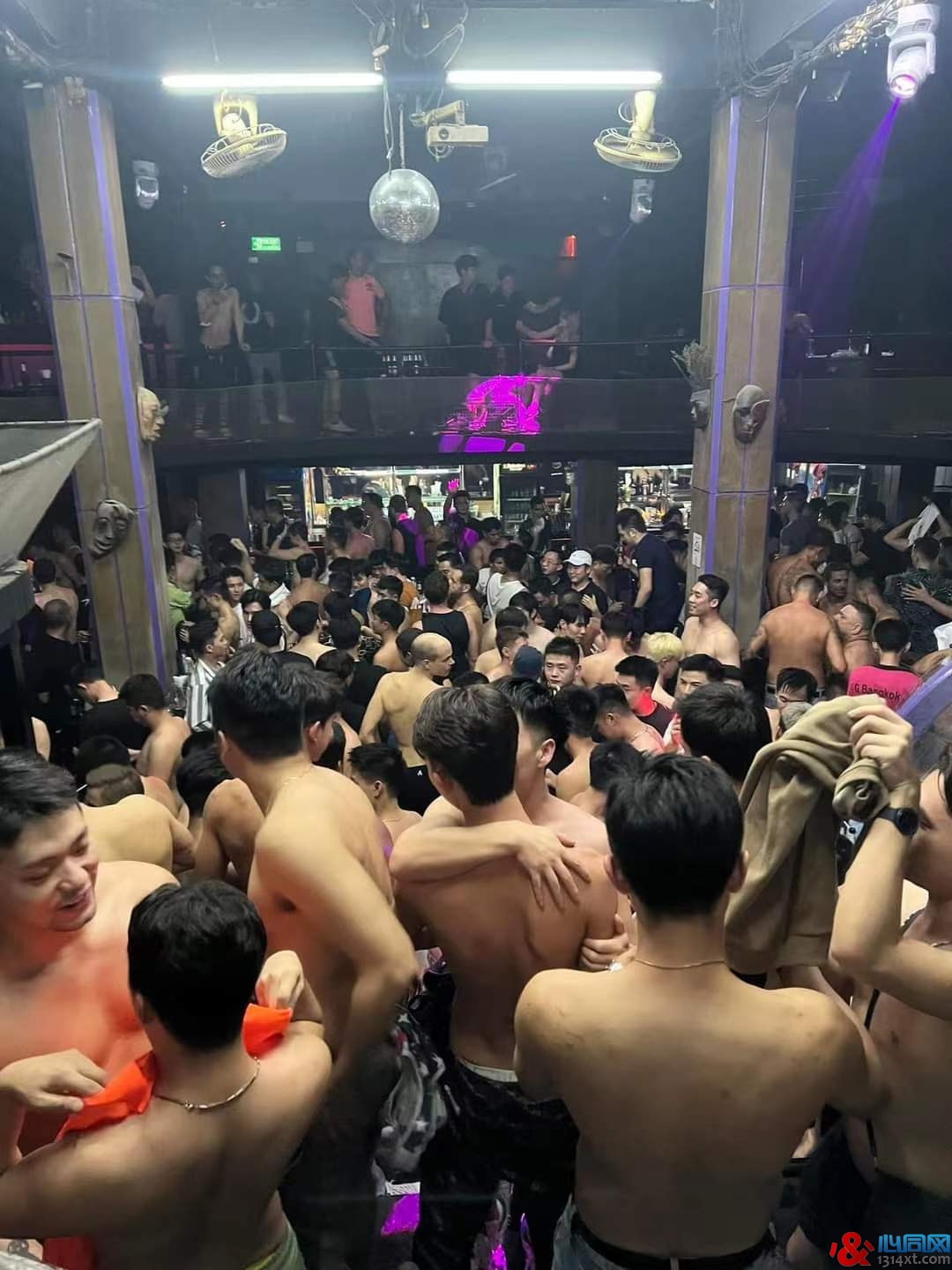 泰国曼谷嗨舞酒吧G Bangkok（G.O.D）