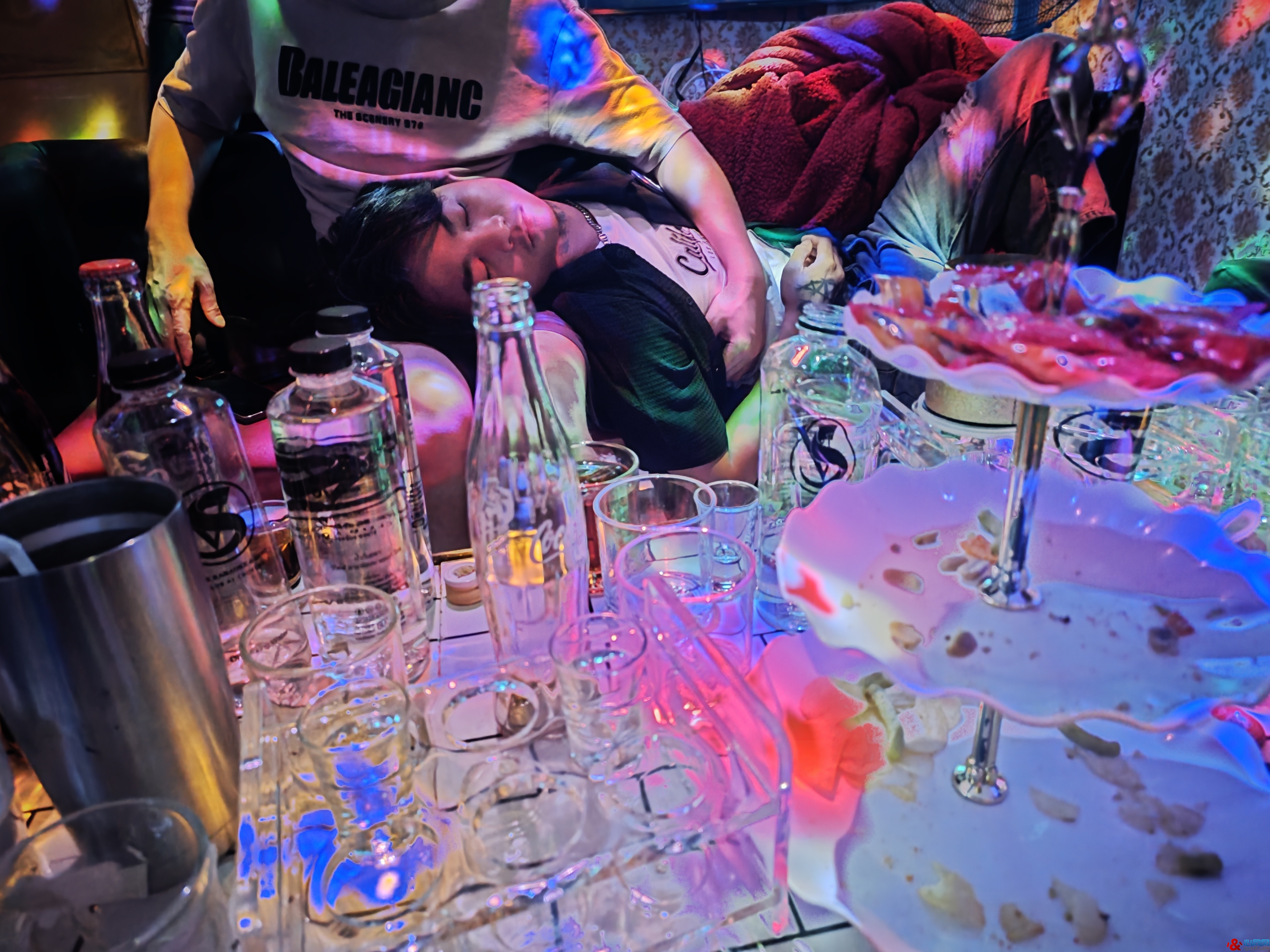 V5 Karaoke & Hostֱģ KTV