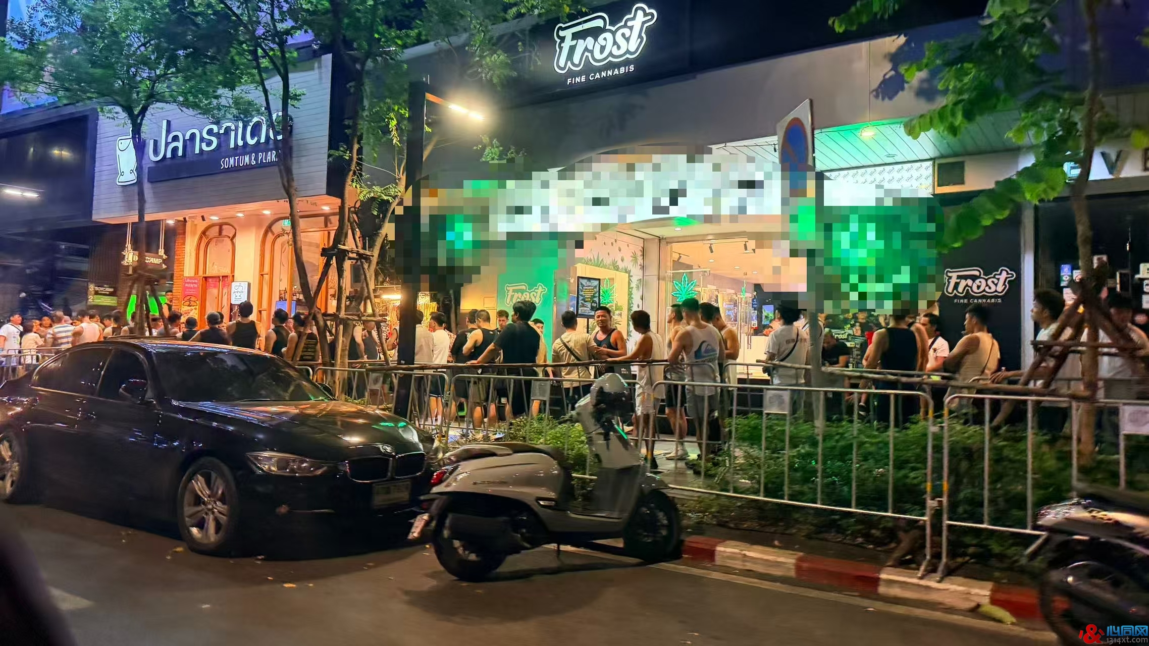 曼谷彩虹日记:热门桑拿大排长队 本土小众却人气冷清