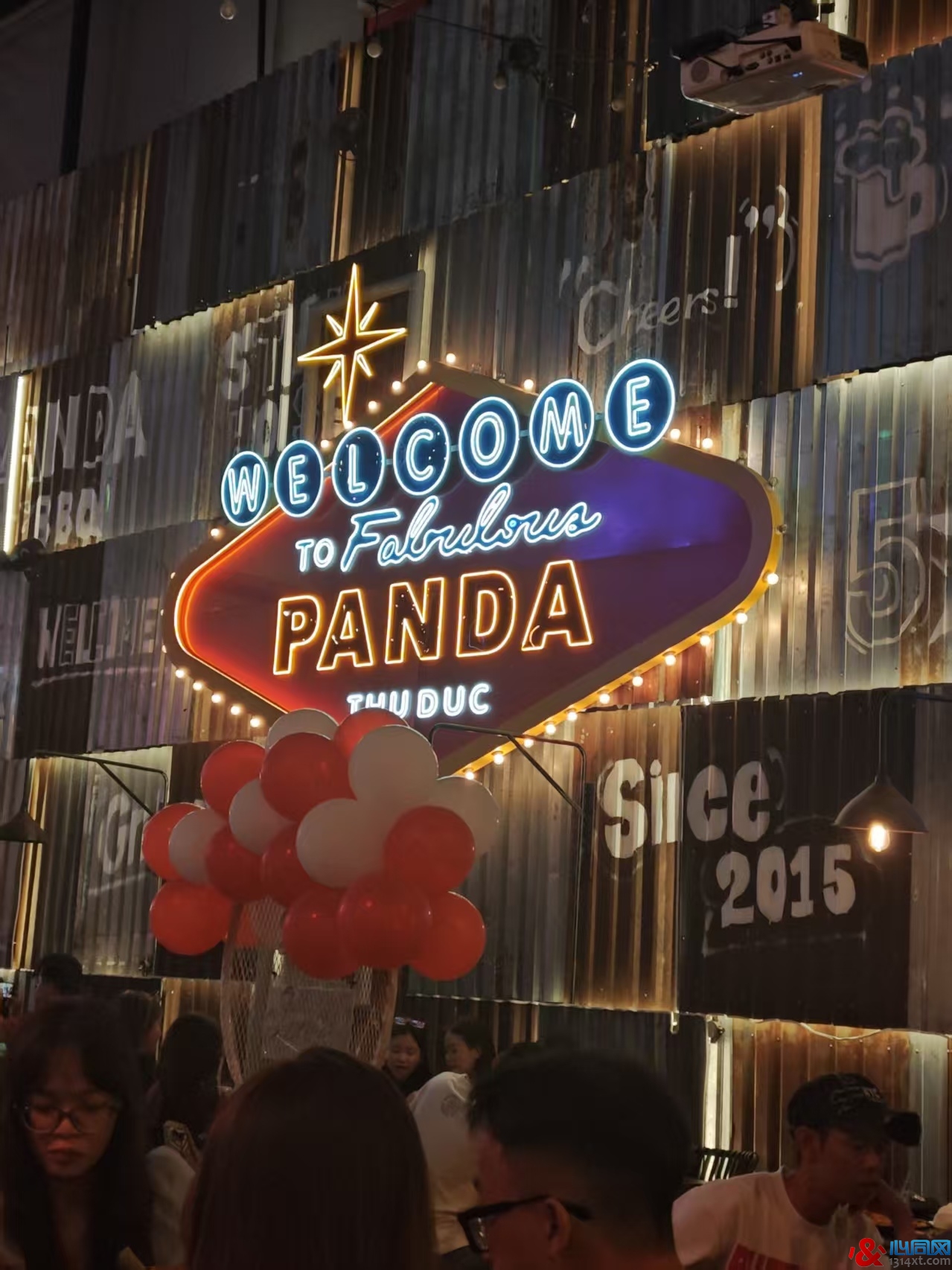 ���Ǽ۾���Զ�����������ɣ�ú�־��ADAM�������»�