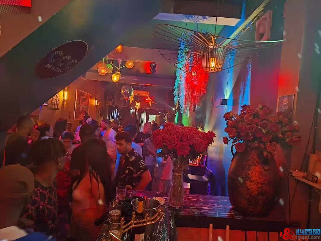 万象同志酒吧CCC Bar | 老挝宝藏餐厅Papao